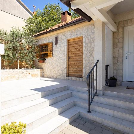 Apartment Iva Vrana  Екстер'єр фото