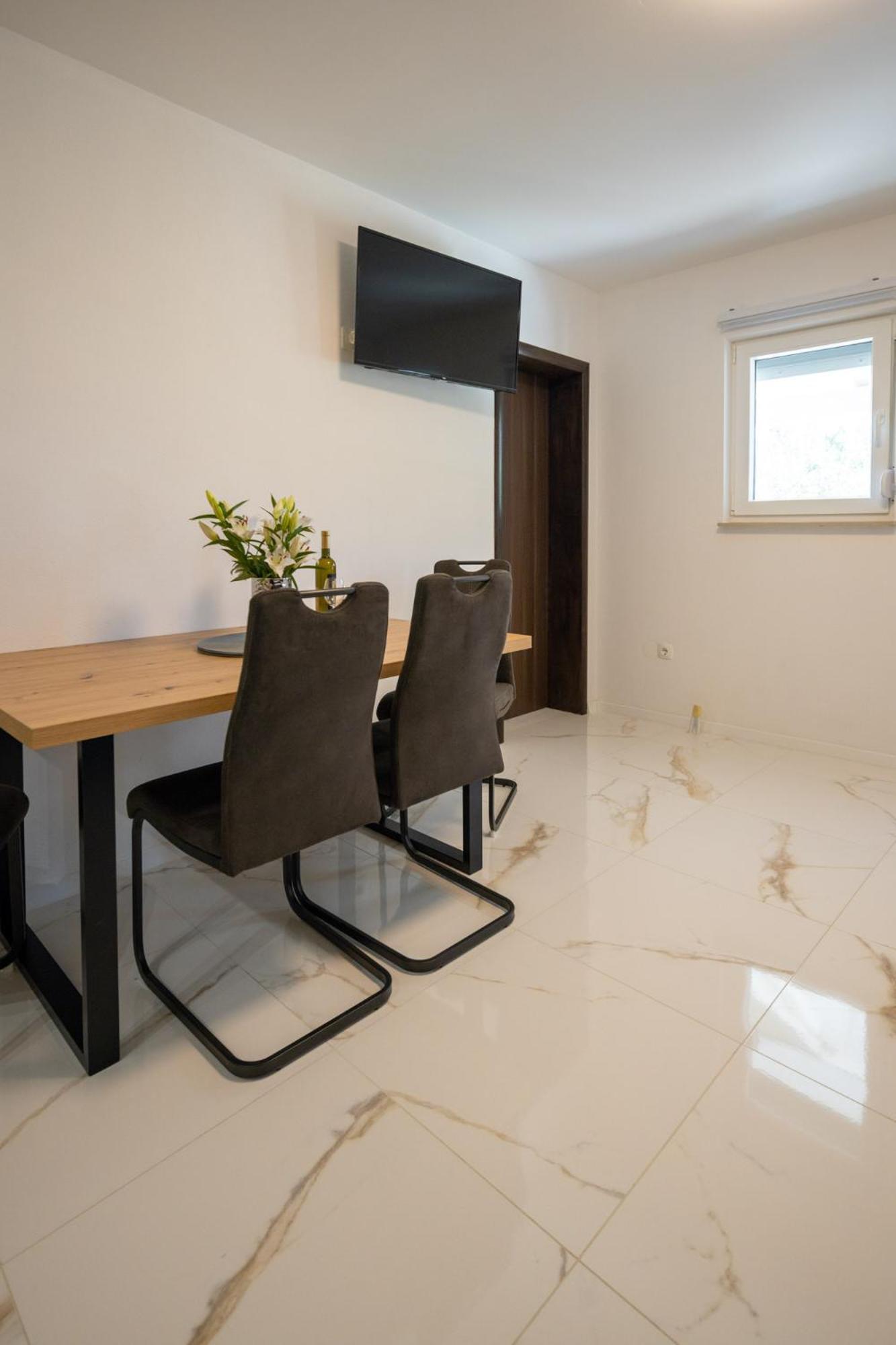 Apartment Iva Vrana  Екстер'єр фото